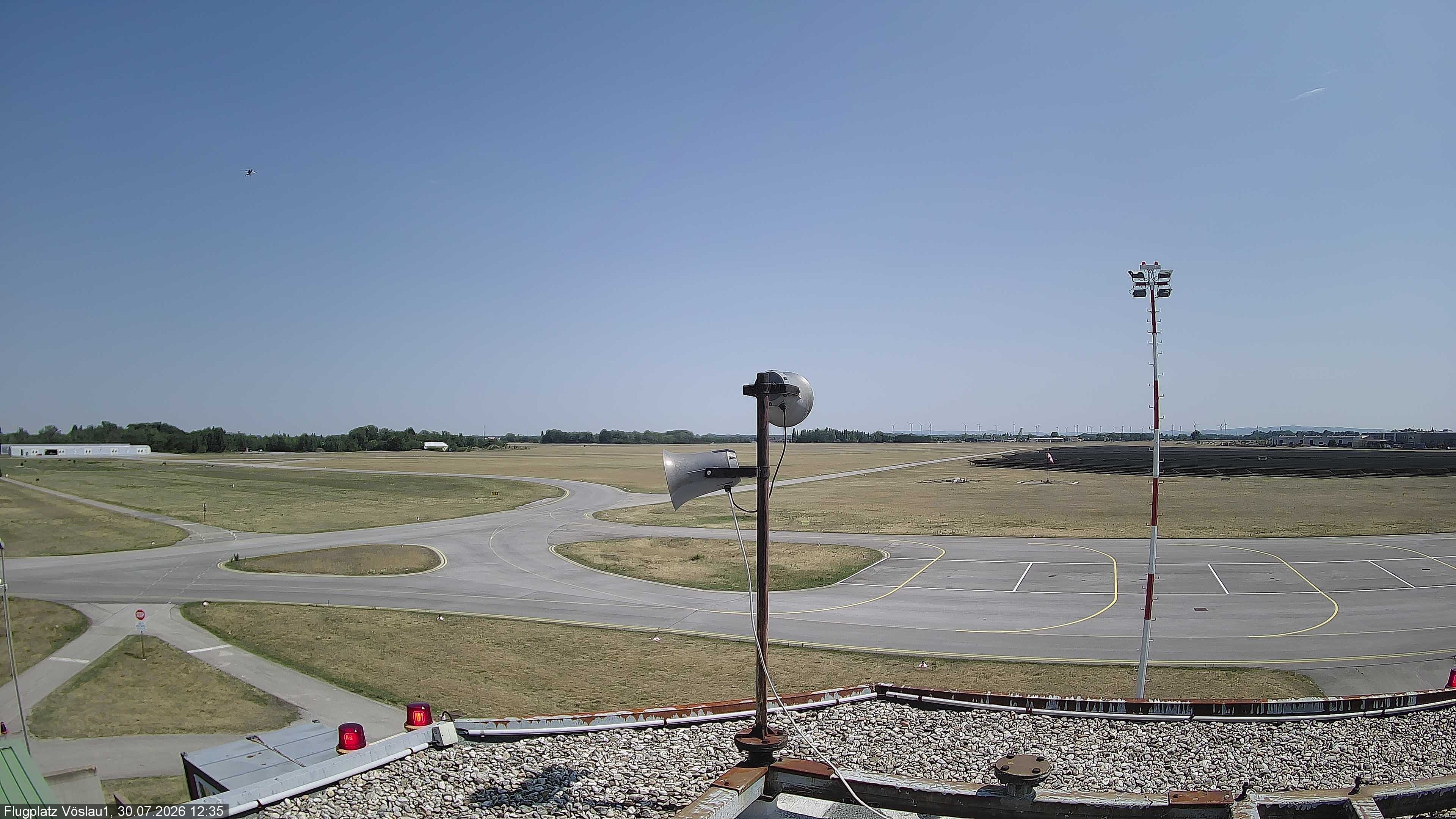 Archiv Foto Webcam Blick auf Flugplatz Bad Vöslau-Kottingbrunn