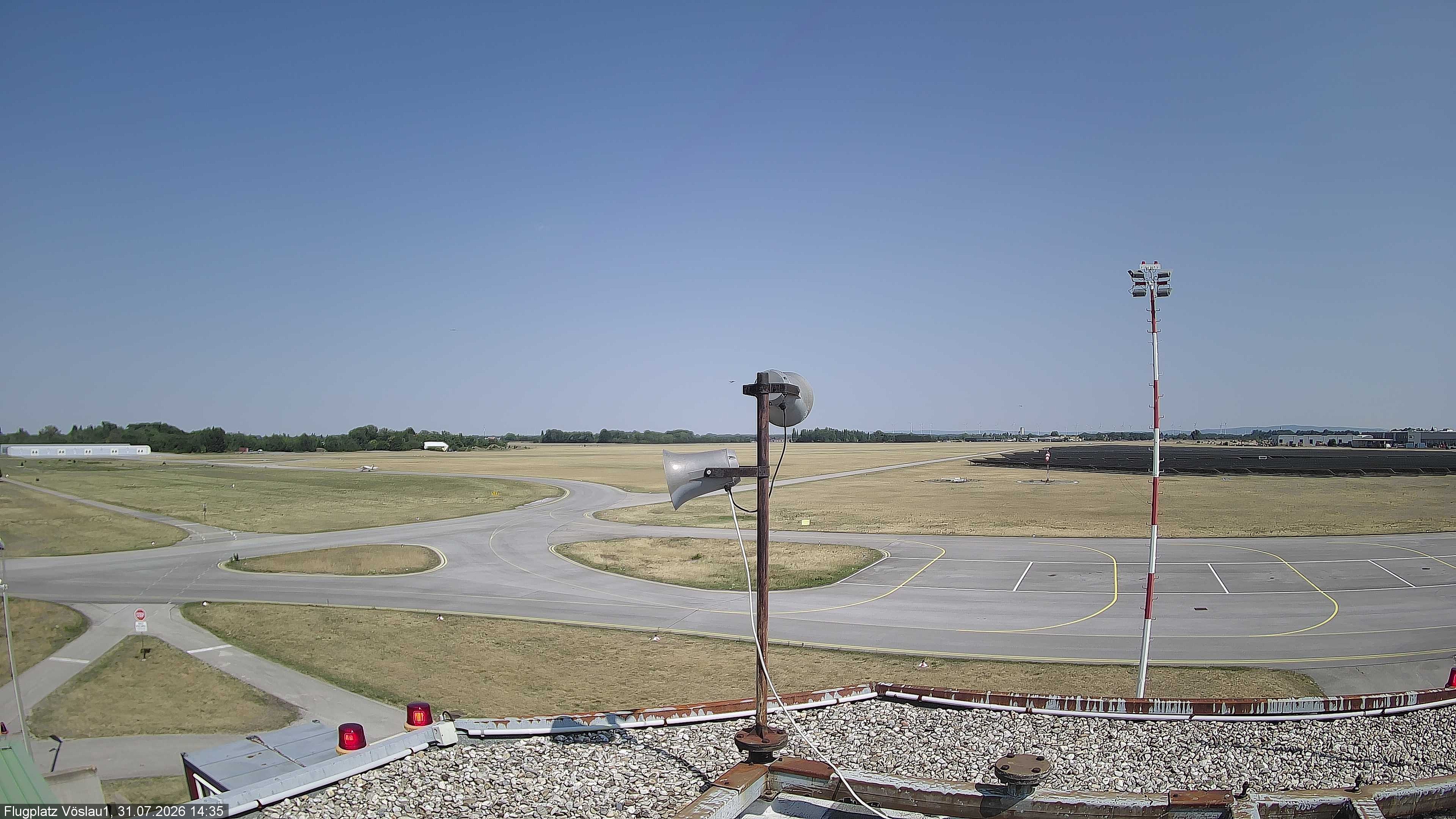 Archiv Foto Webcam Blick auf Flugplatz Bad Vöslau-Kottingbrunn