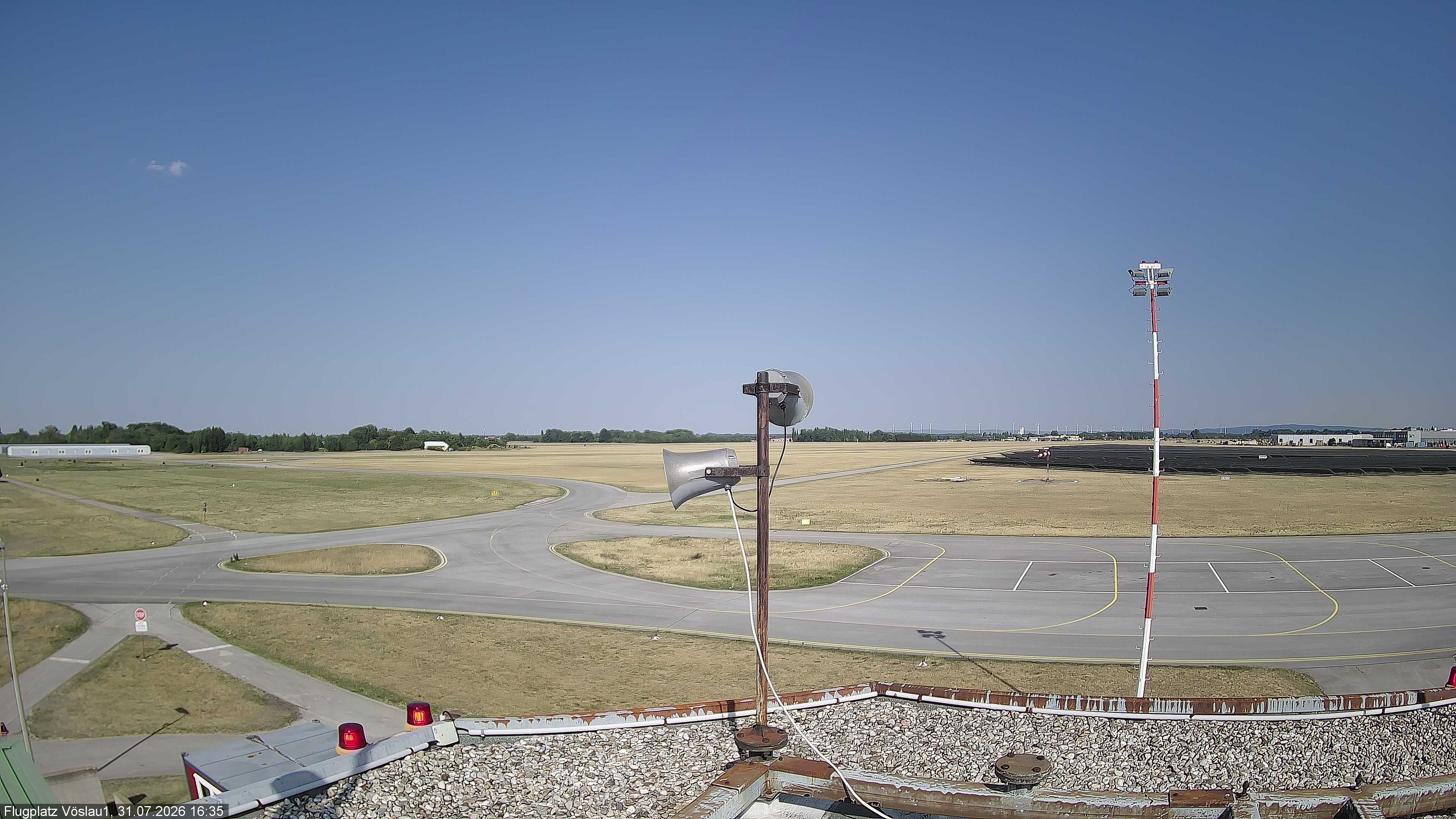 Archiv Foto Webcam Blick auf Flugplatz Bad Vöslau-Kottingbrunn