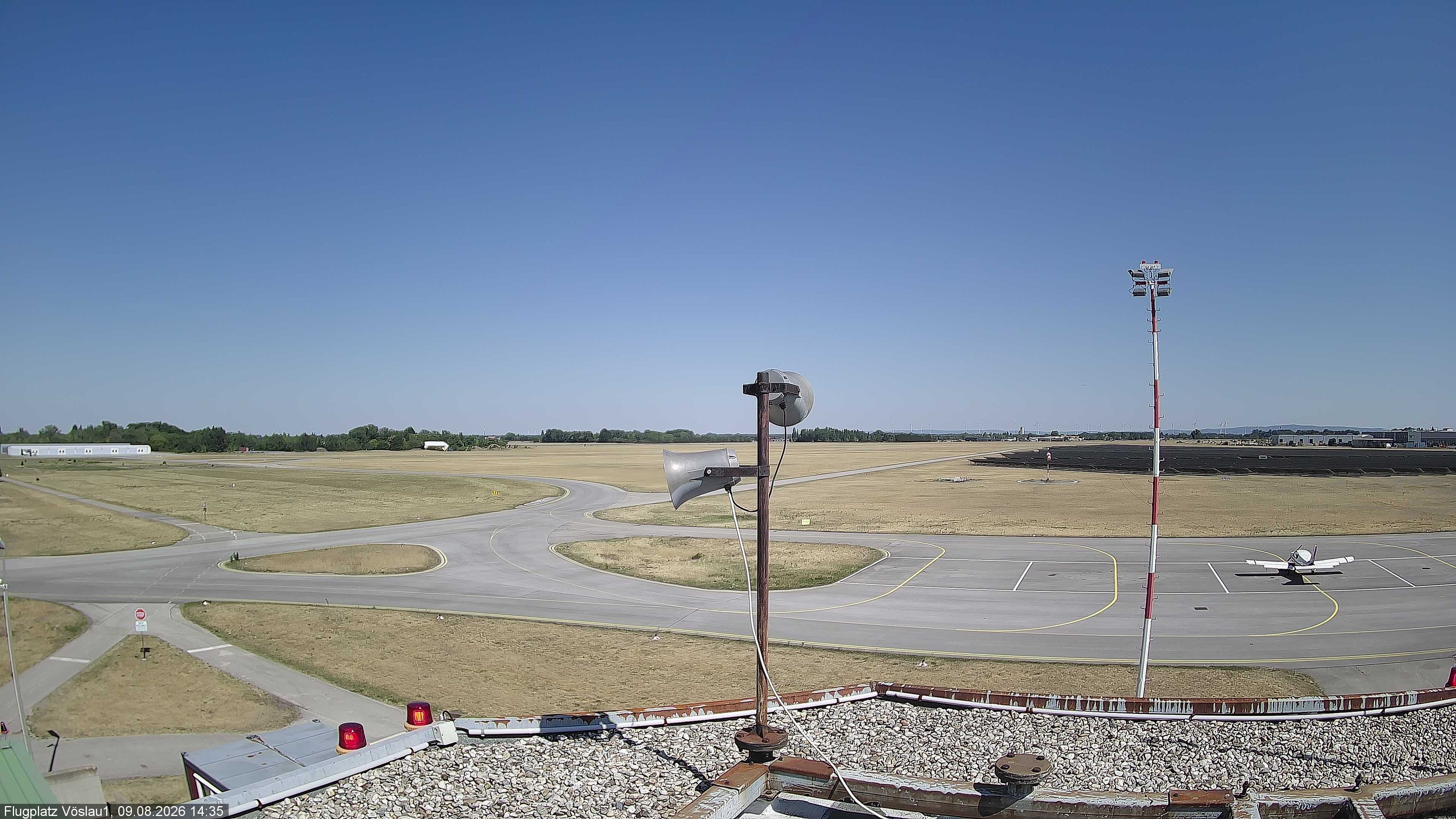 Archived image Webcam View Kottingbrunn Airfield