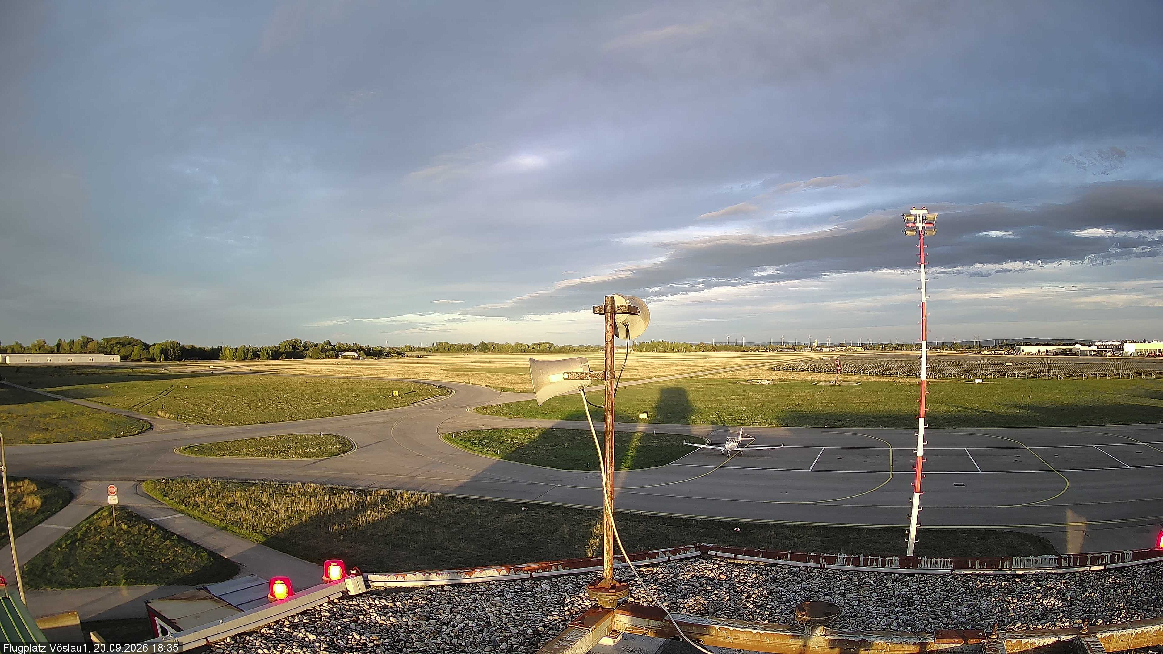 Archiv Foto Webcam Blick auf Flugplatz Bad Vöslau-Kottingbrunn
