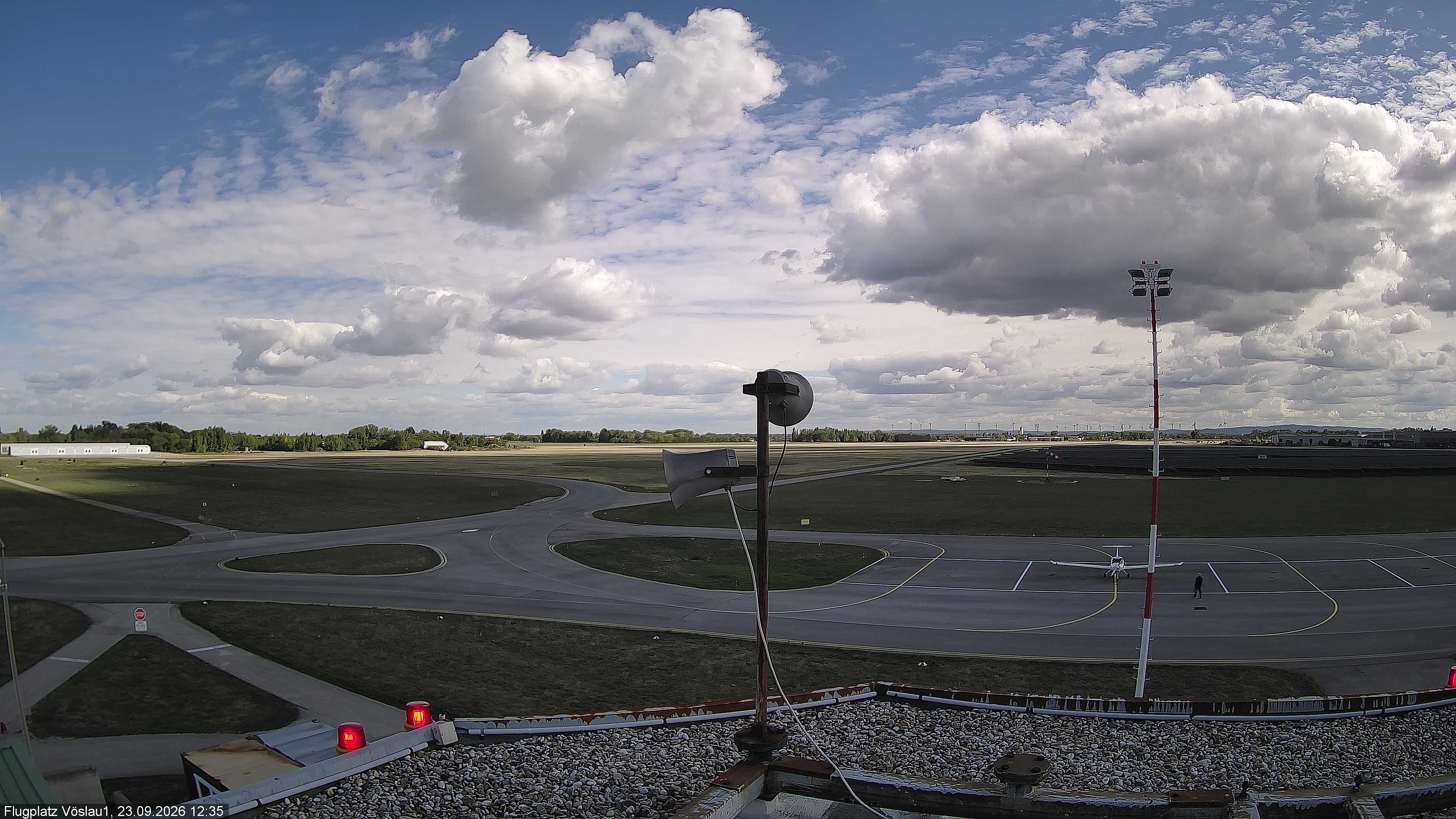 Archiv Foto Webcam Blick auf Flugplatz Bad Vöslau-Kottingbrunn