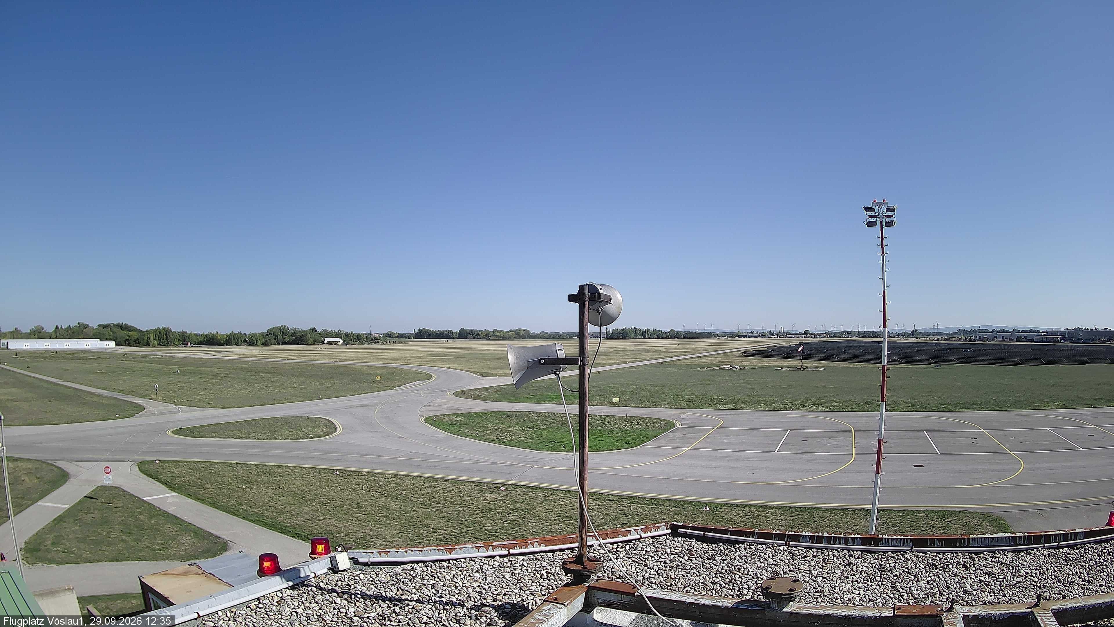 Archiv Foto Webcam Blick auf Flugplatz Bad Vöslau-Kottingbrunn