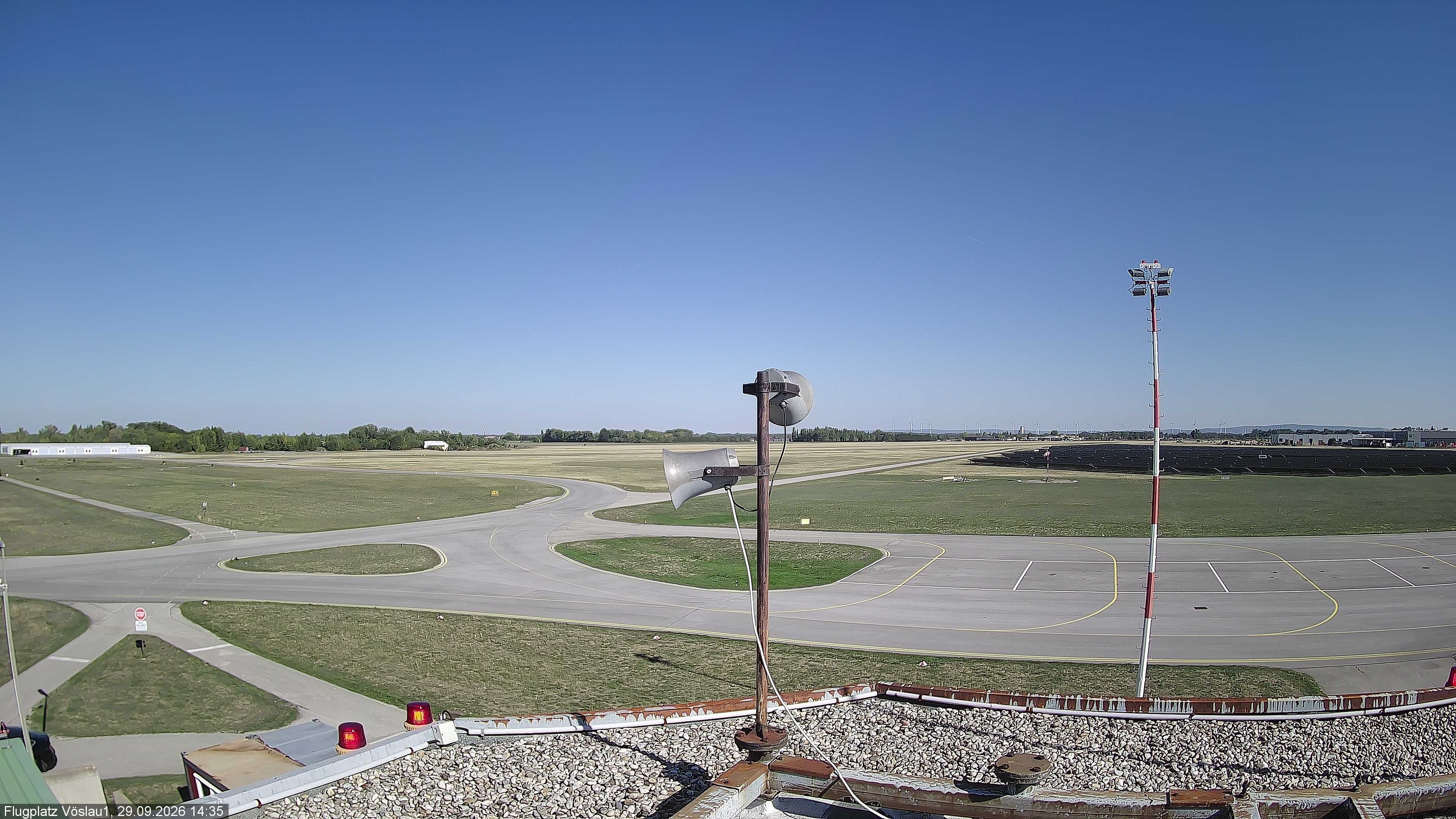 Archiv Foto Webcam Blick auf Flugplatz Bad Vöslau-Kottingbrunn