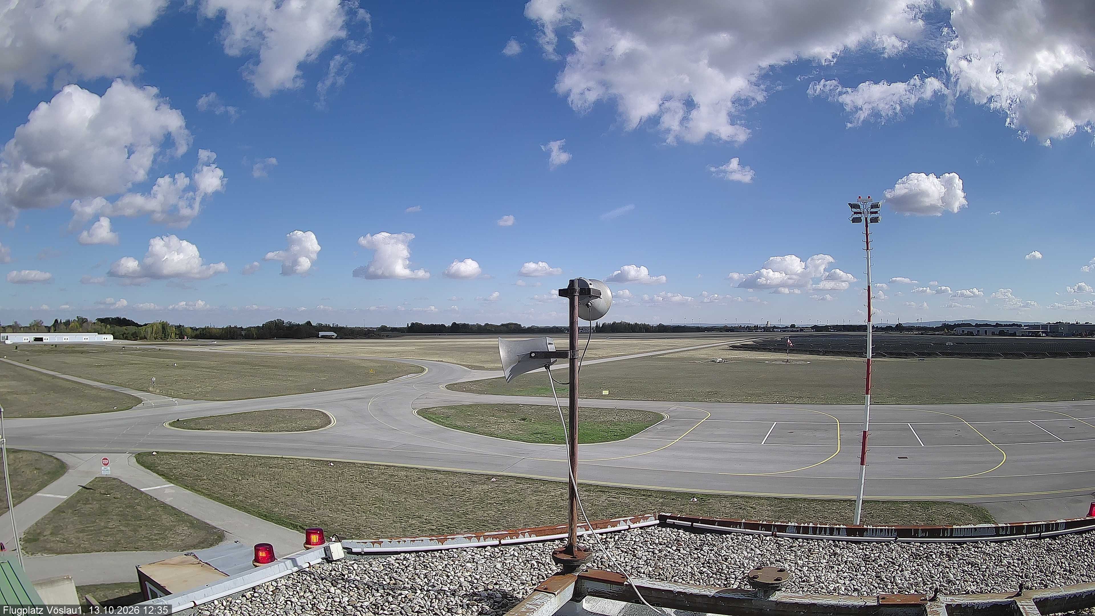 Archiv Foto Webcam Blick auf Flugplatz Bad Vöslau-Kottingbrunn