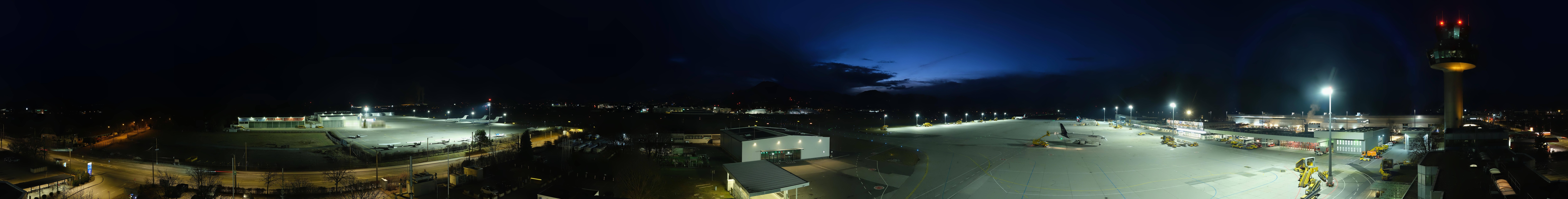 Archived image Webcam Salzburg Airport Panorama