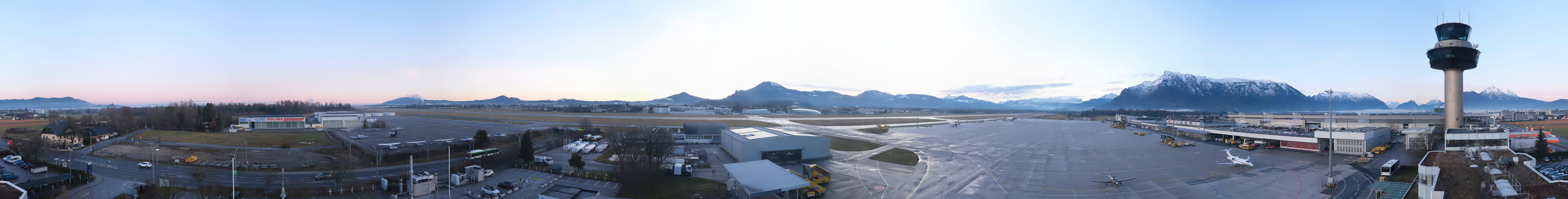 Archived image Webcam Salzburg Airport Panorama