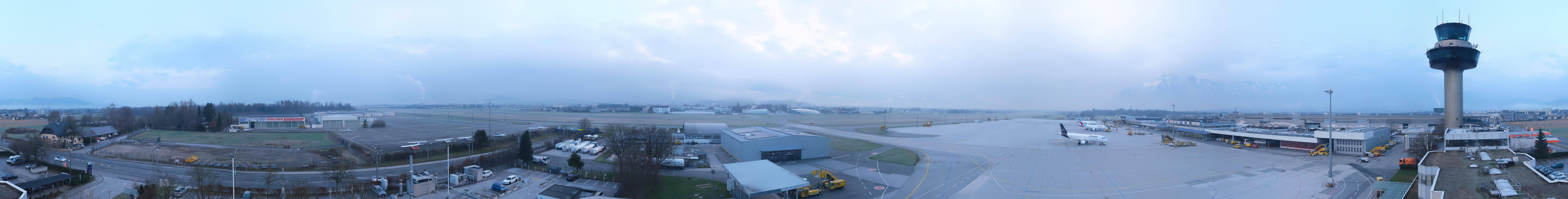 Archived image Webcam Salzburg Airport Panorama