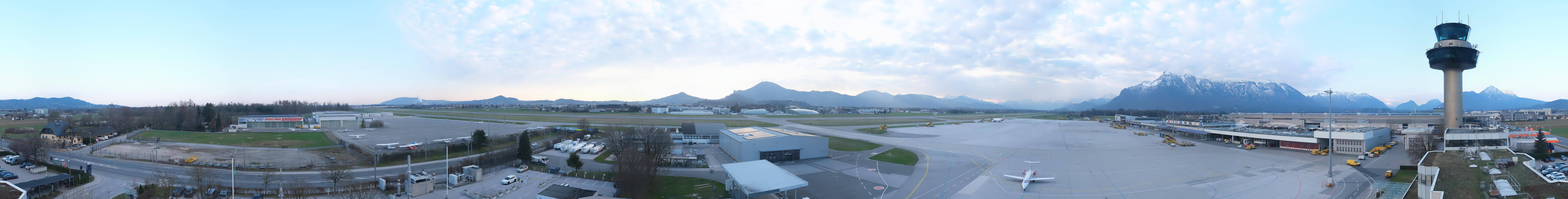 Archiv Foto Webcam Flughafen Salzburg