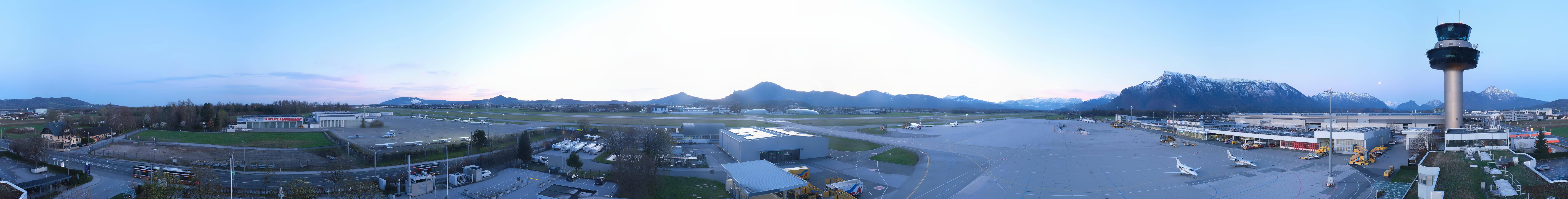 Archiv Foto Webcam Flughafen Salzburg