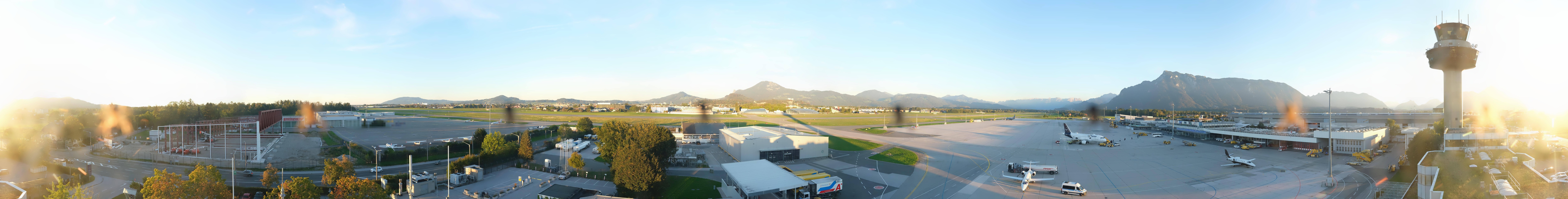Archived image Webcam Salzburg Airport Panorama