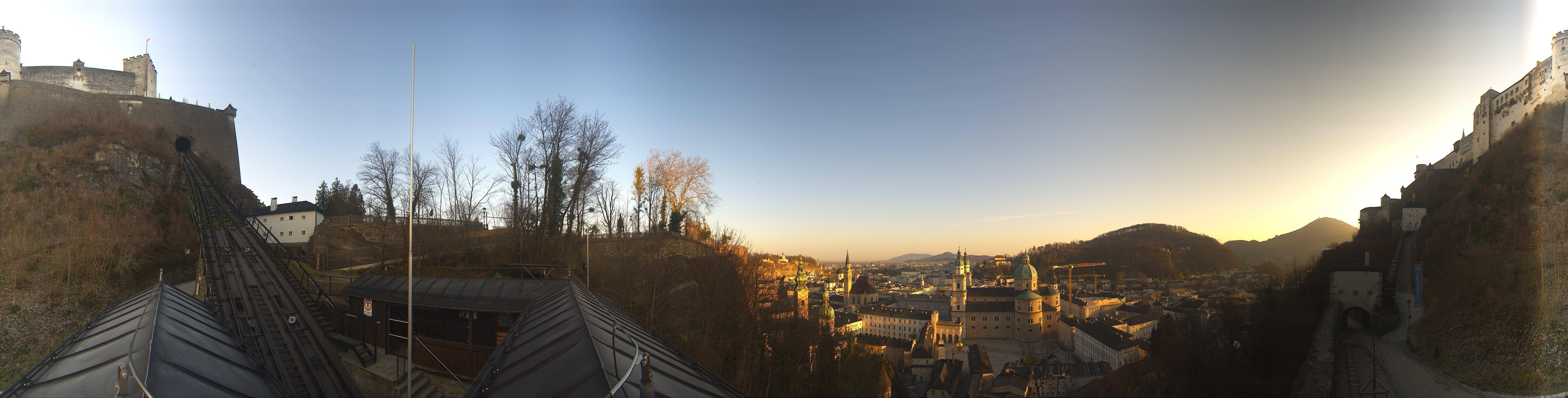 Archived image Webcam Panoramic view from Salzburg funicular