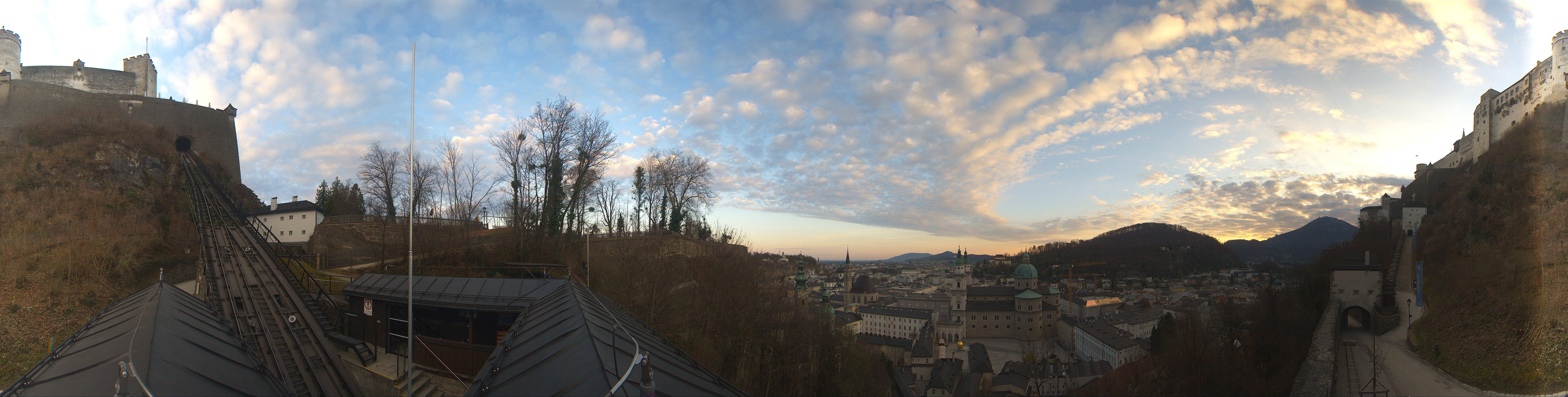 Archived image Webcam Panoramic view from Salzburg funicular