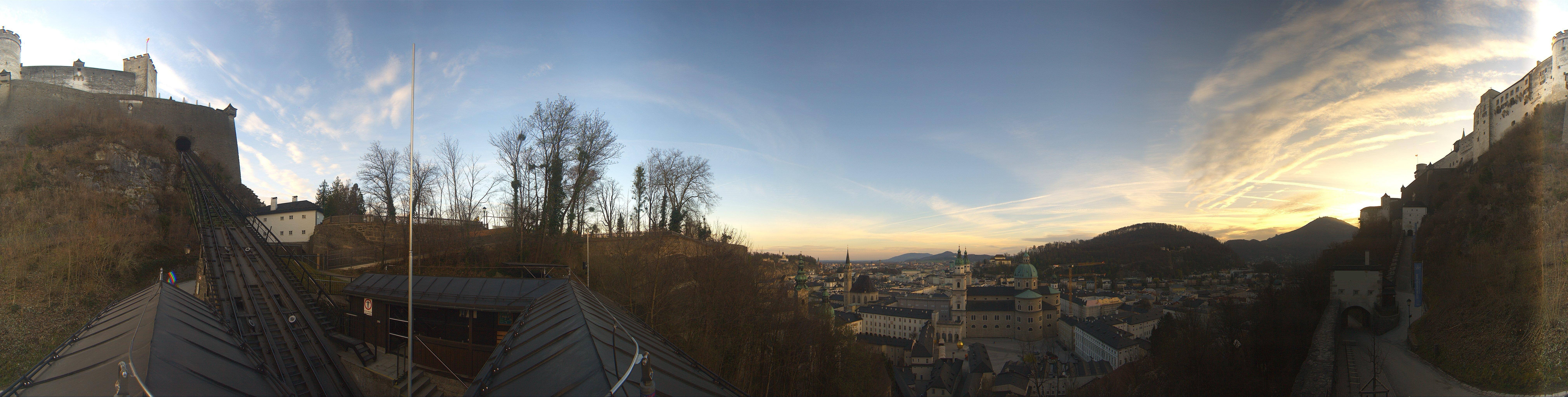 Archived image Webcam Panoramic view from Salzburg funicular