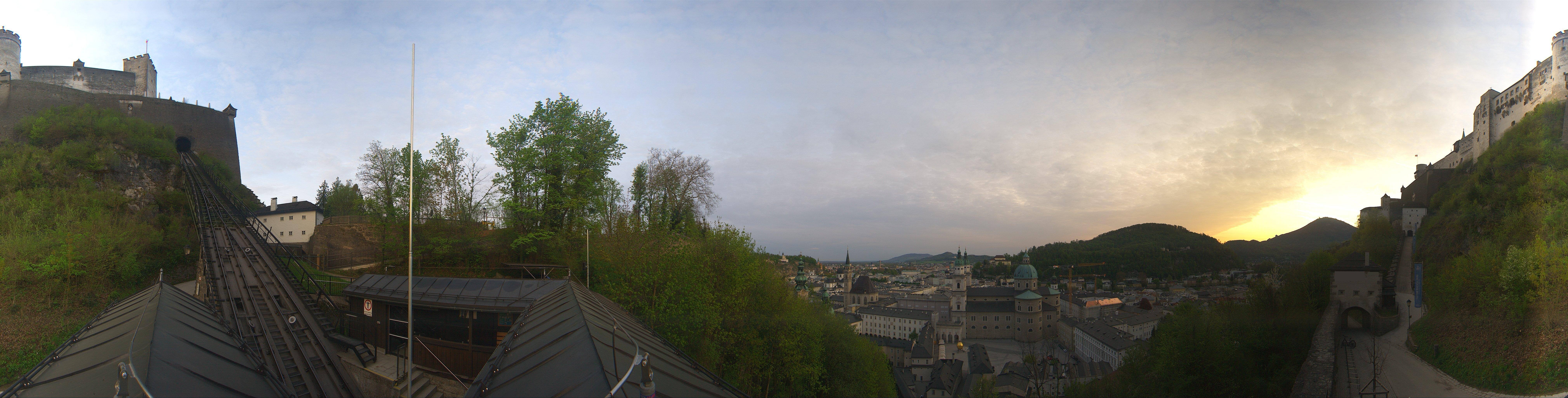 Archived image Webcam Panoramic view from Salzburg funicular