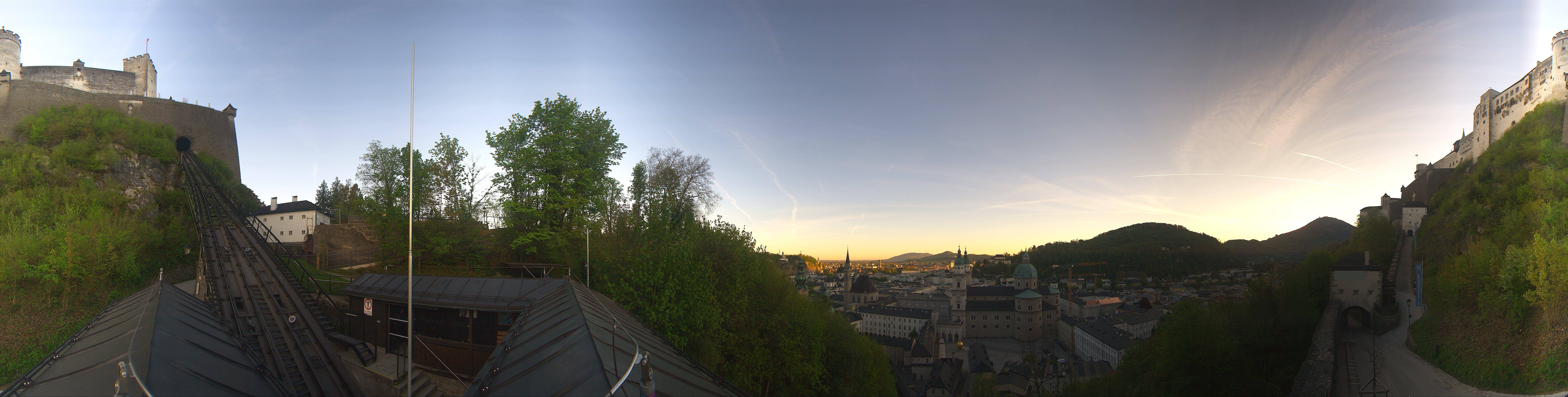 Archived image Webcam Panoramic view from Salzburg funicular