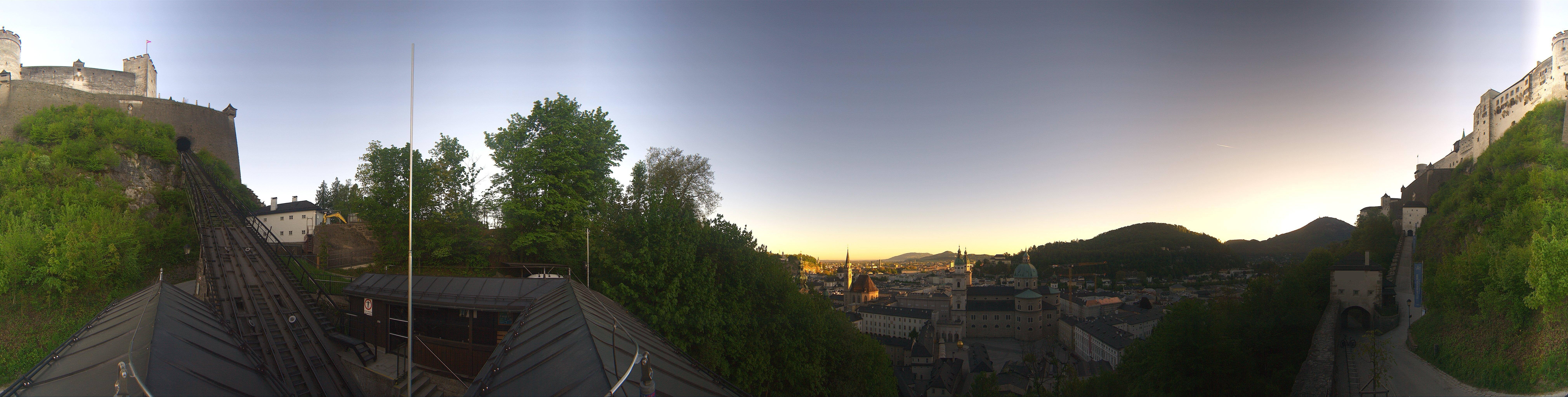 Archived image Webcam Panoramic view from Salzburg funicular