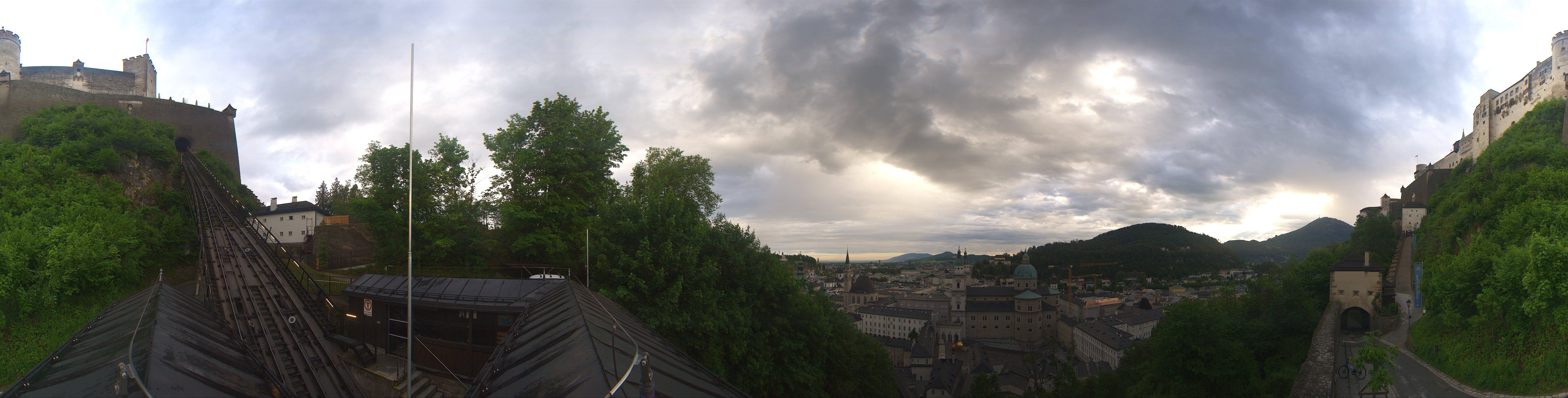 Archived image Webcam Panoramic view from Salzburg funicular