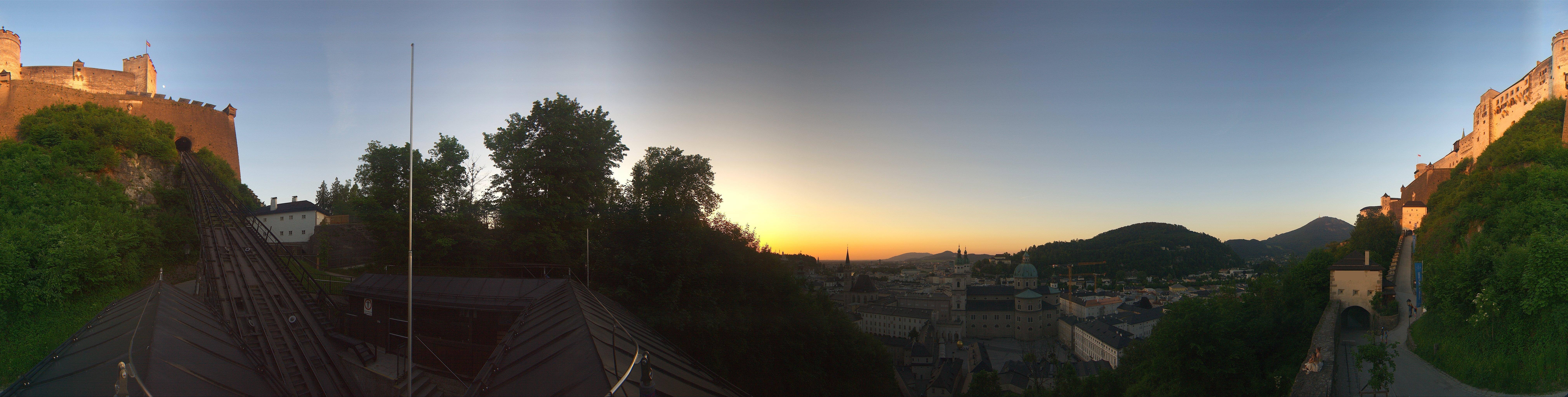 Archived image Webcam Panoramic view from Salzburg funicular