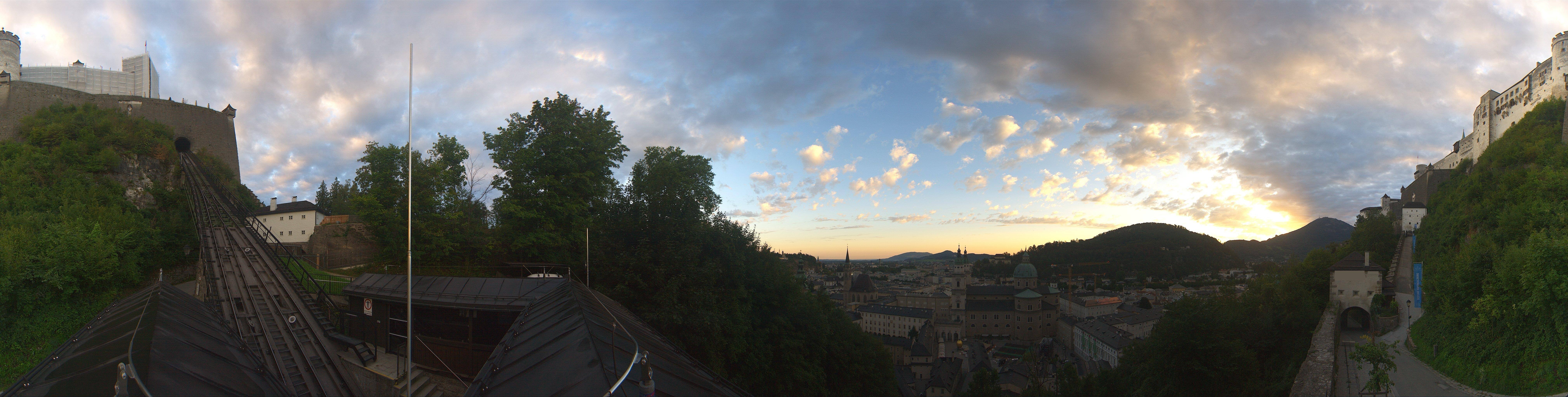 Archived image Webcam Panoramic view from Salzburg funicular