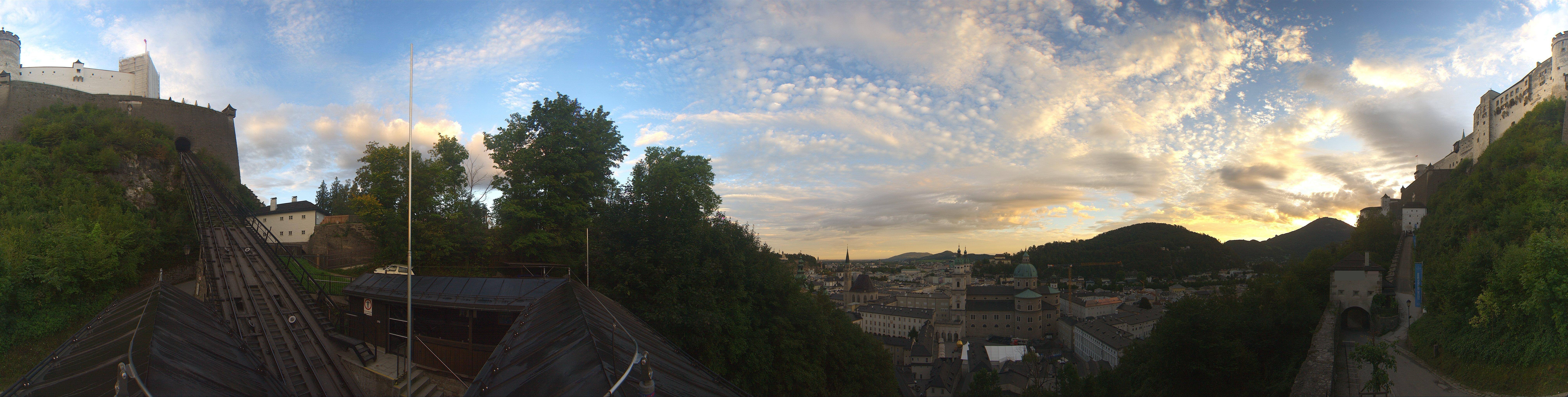 Archived image Webcam Panoramic view from Salzburg funicular