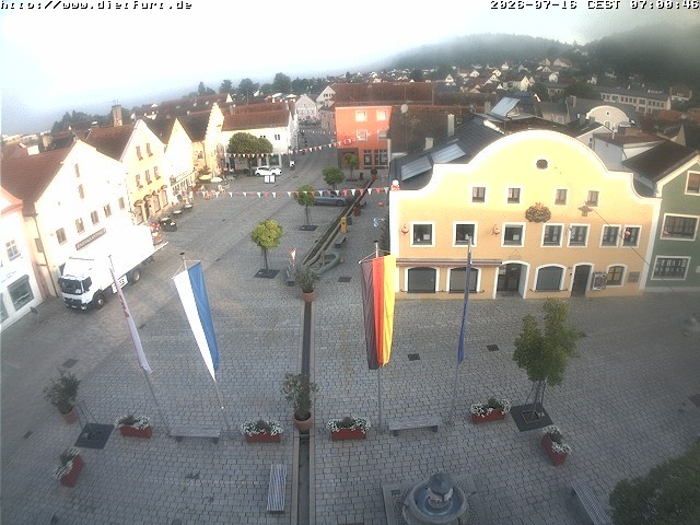 Archived image Webcam View over Dietfurt market square