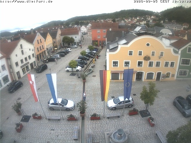Archived image Webcam View over Dietfurt market square