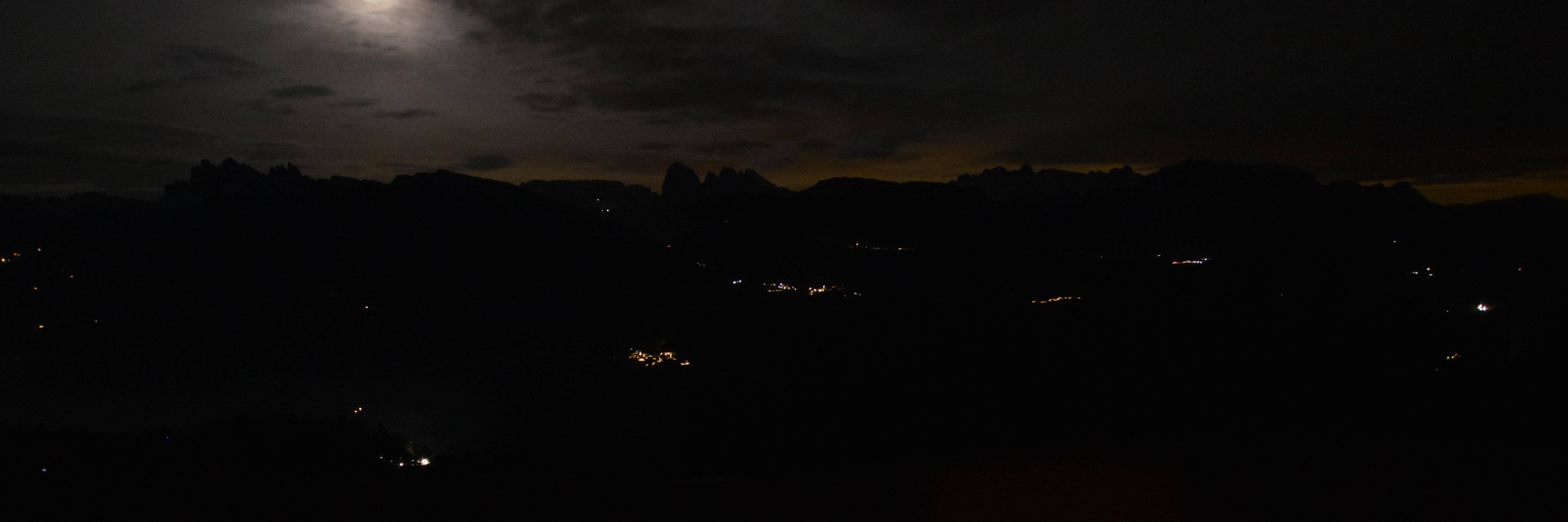 Archiv Foto Webcam Panoramablick Dolomiten