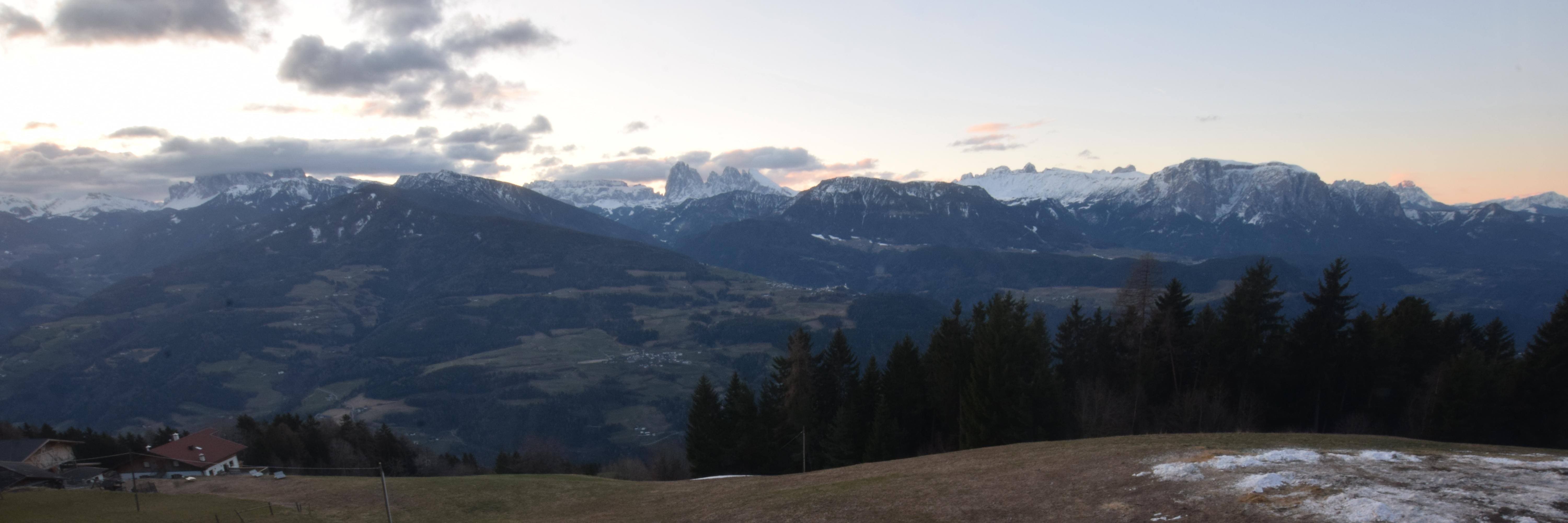 Archiv Foto Webcam Panoramablick Dolomiten