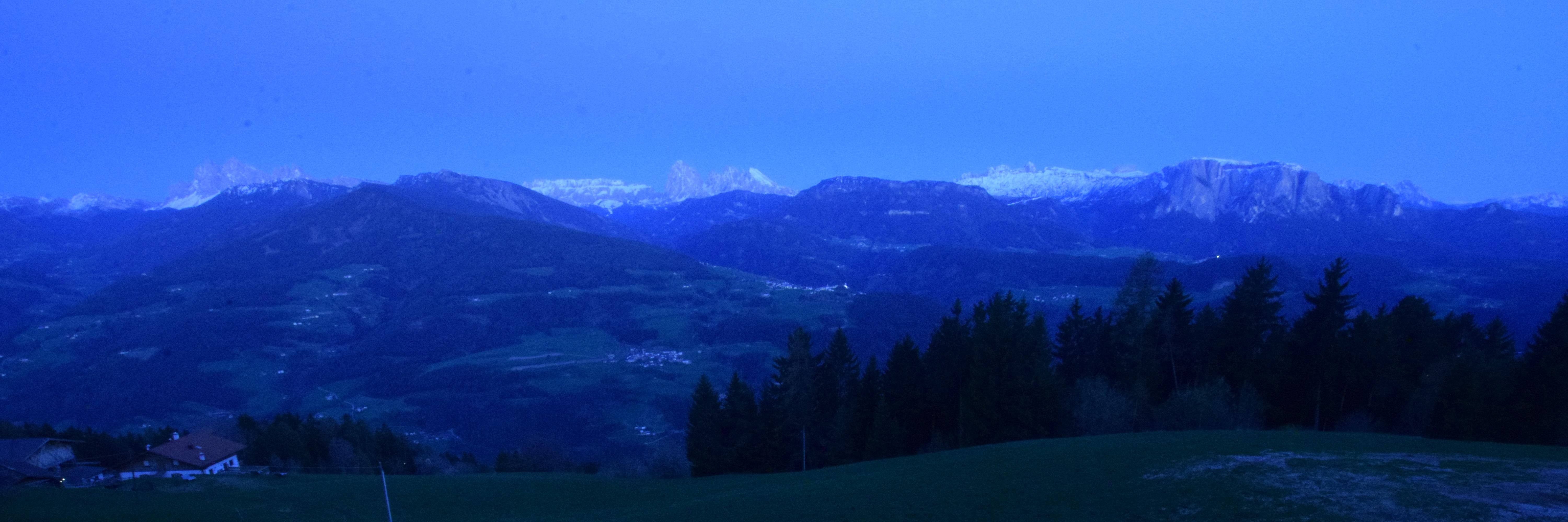 Archiv Foto Webcam Panoramablick Dolomiten