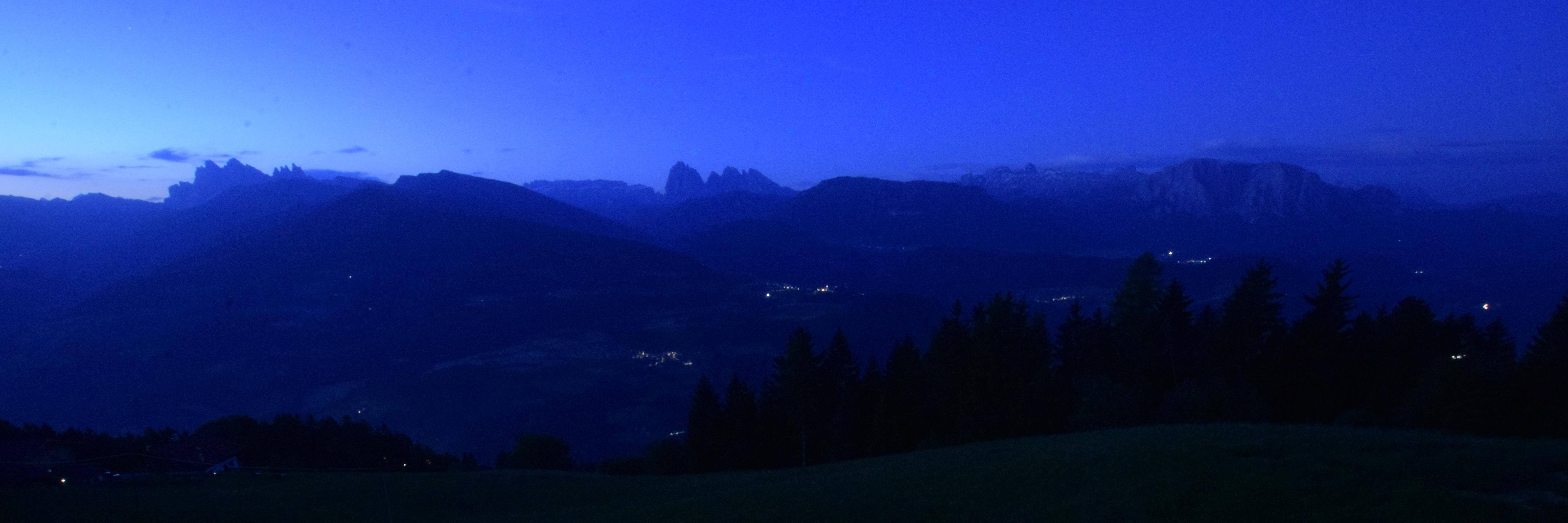 Archiv Foto Webcam Panoramablick Dolomiten