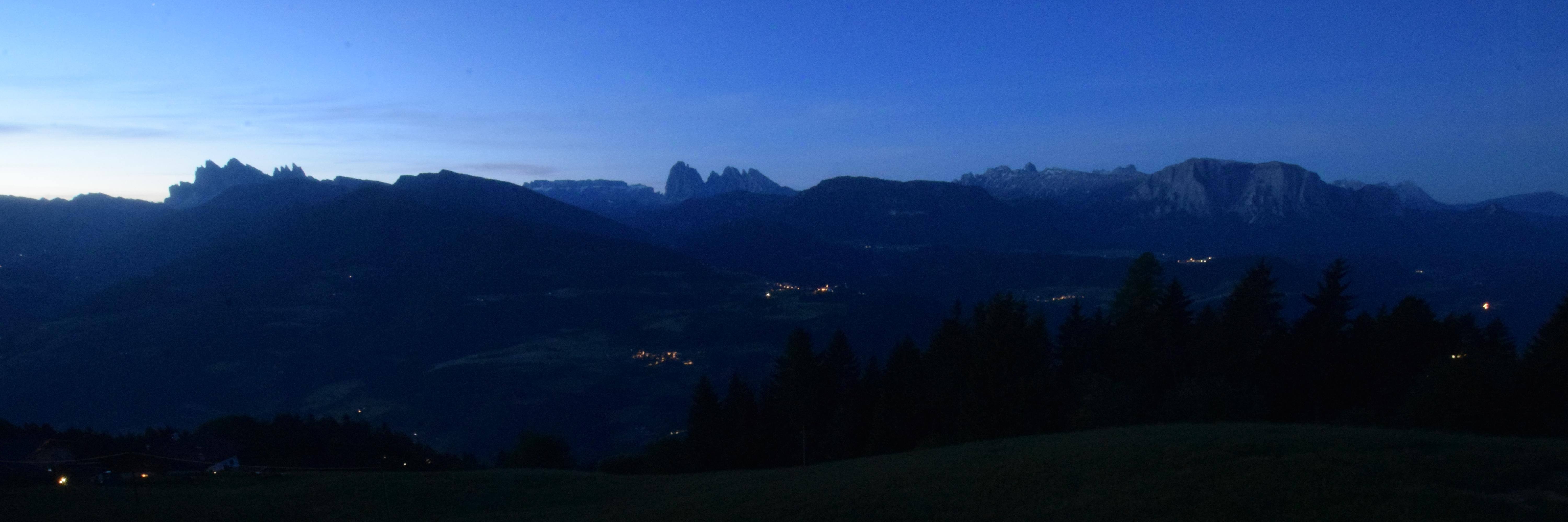 Archiv Foto Webcam Panoramablick Dolomiten