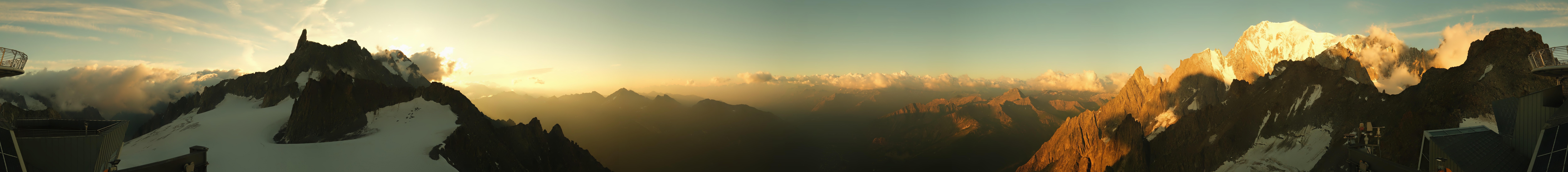 Archived image Webcam Beautiful Mont Blanc Panorama