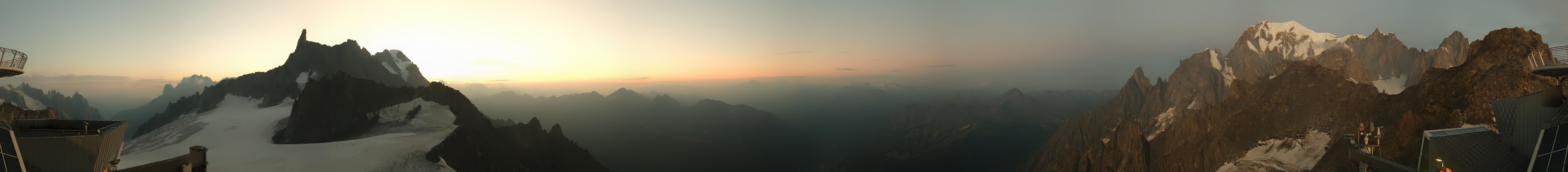 Archived image Webcam Beautiful Mont Blanc Panorama