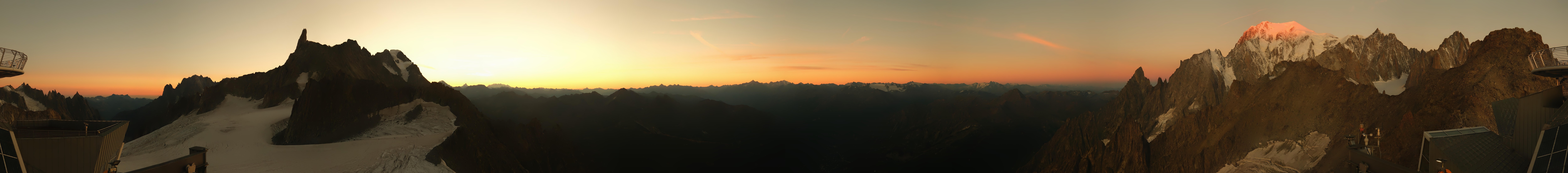 Archived image Webcam Beautiful Mont Blanc Panorama