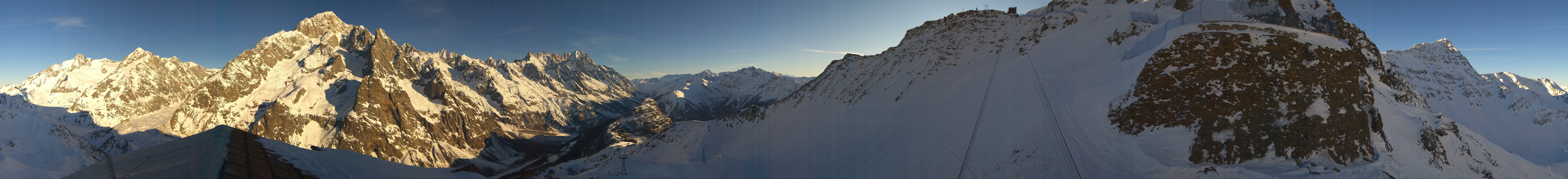 Archived image Webcam Courmayeur Panorama