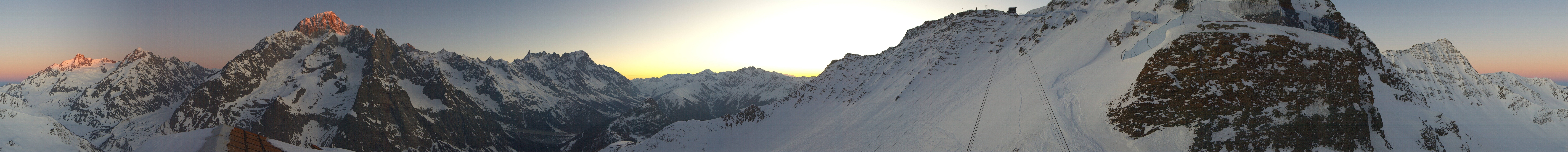 Archiv Foto Webcam ARP Aussichtsplattform Courmayeur