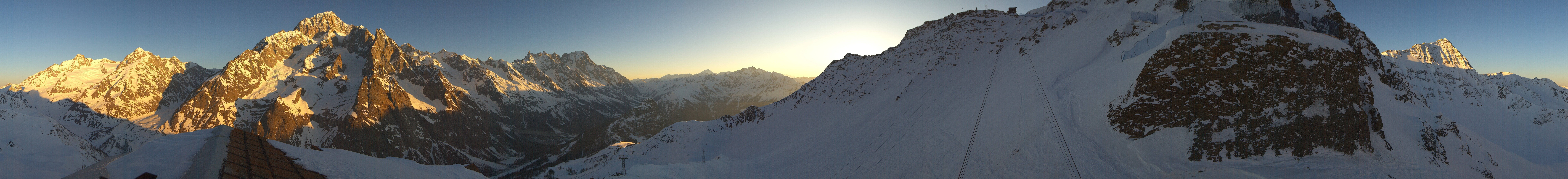 Archiv Foto Webcam ARP Aussichtsplattform Courmayeur