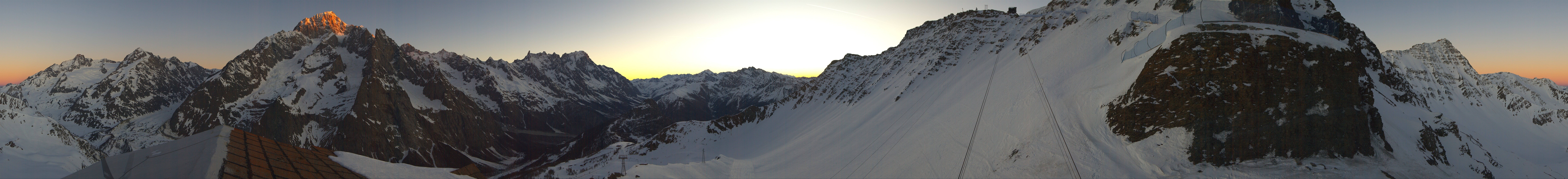 Archiv Foto Webcam ARP Aussichtsplattform Courmayeur