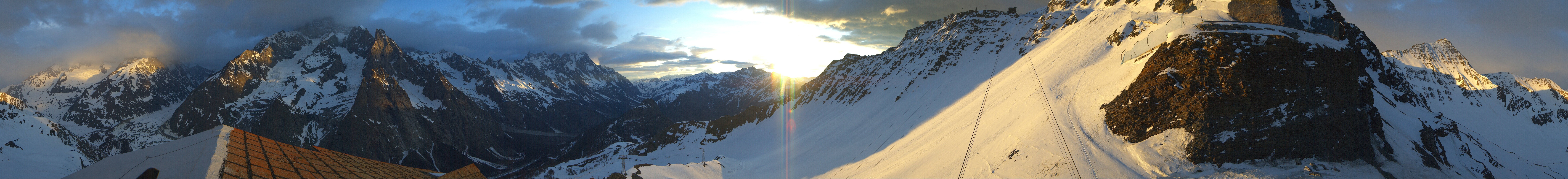 Archiv Foto Webcam ARP Aussichtsplattform Courmayeur