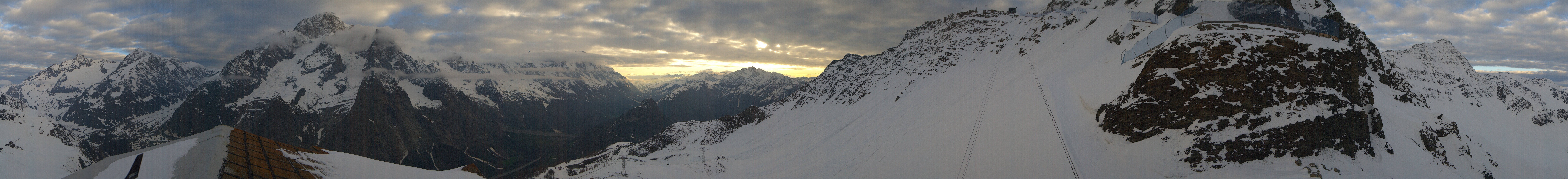 Archiv Foto Webcam ARP Aussichtsplattform Courmayeur