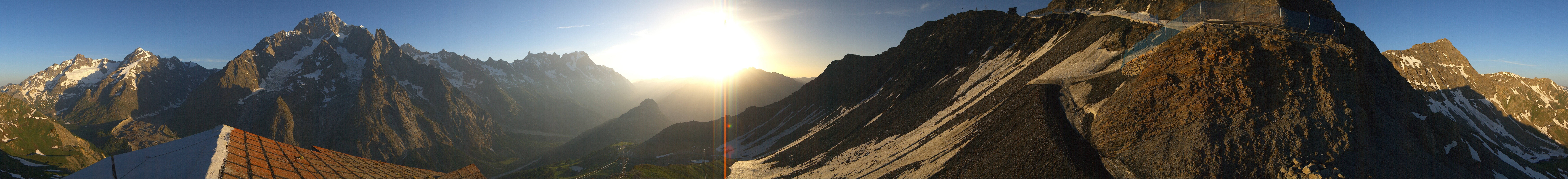 Archived image Webcam Courmayeur Panorama