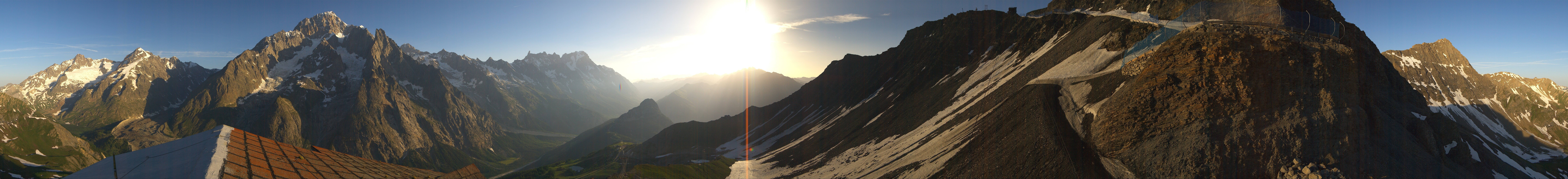 Archived image Webcam Courmayeur Panorama