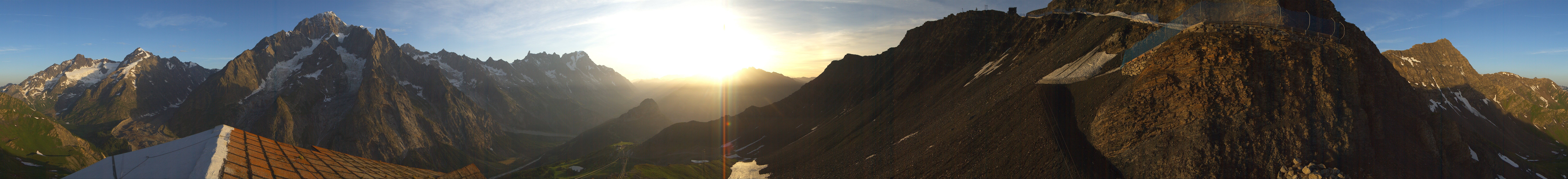 Archiv Foto Webcam ARP Aussichtsplattform Courmayeur
