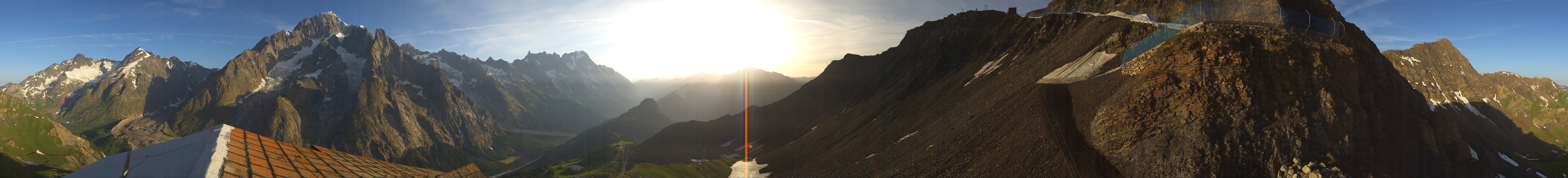 Archiv Foto Webcam ARP Aussichtsplattform Courmayeur