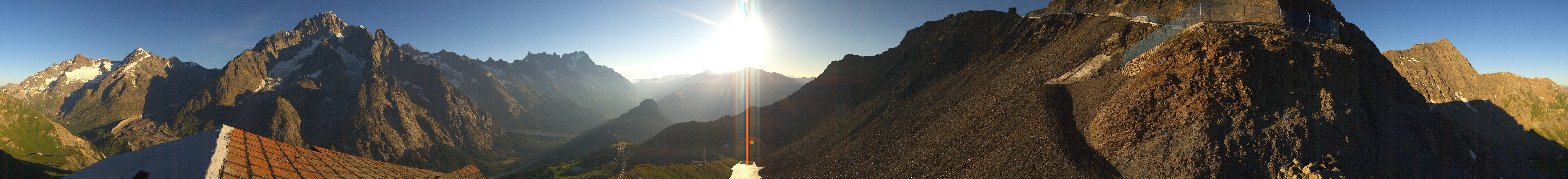 Archived image Webcam Courmayeur Panorama