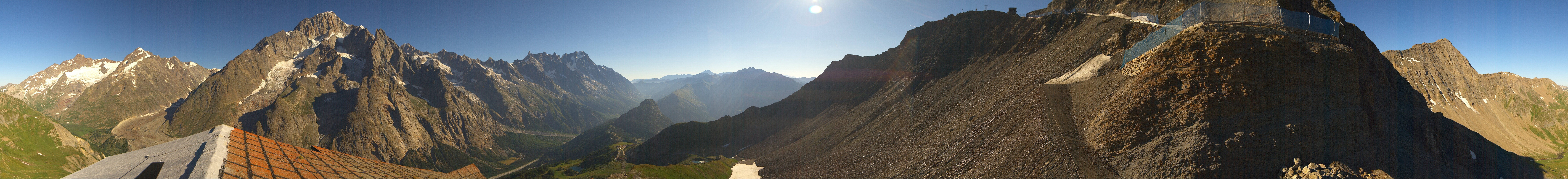 Archived image Webcam Courmayeur Panorama