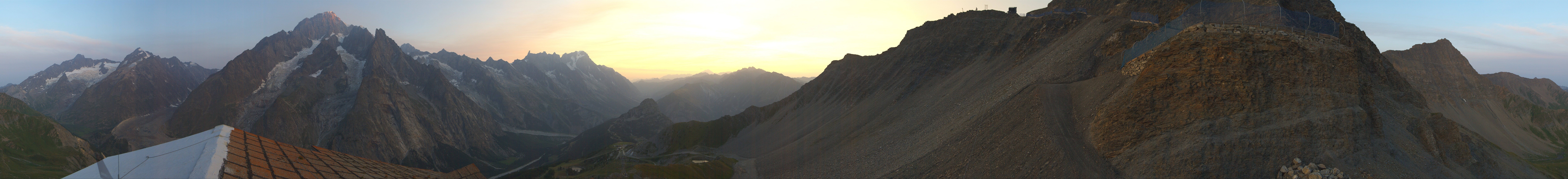 Archiv Foto Webcam ARP Aussichtsplattform Courmayeur