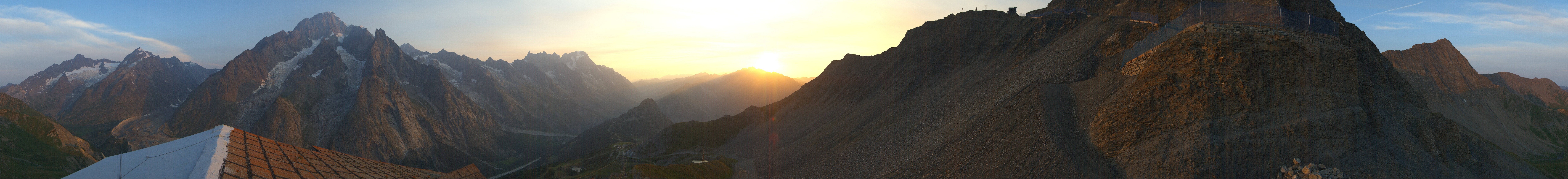 Archiv Foto Webcam ARP Aussichtsplattform Courmayeur