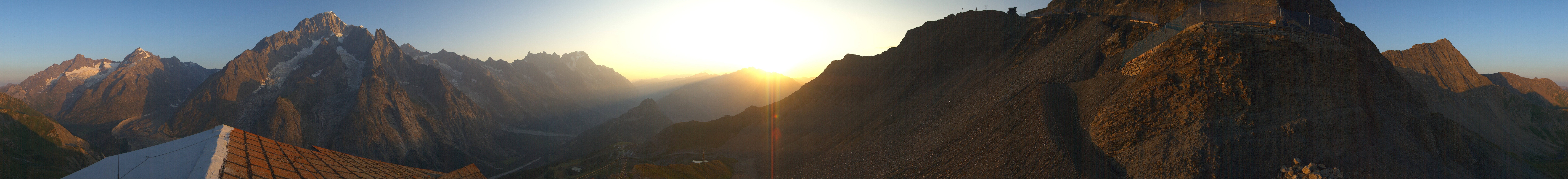 Archiv Foto Webcam ARP Aussichtsplattform Courmayeur